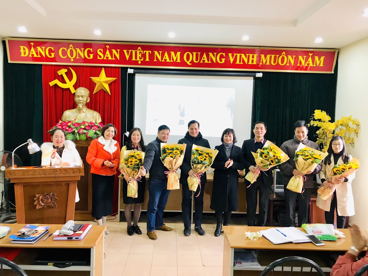 Chúc mừng sinh nhật tháng 1 và ra mắt CLB Văn hoá văn nghệ.